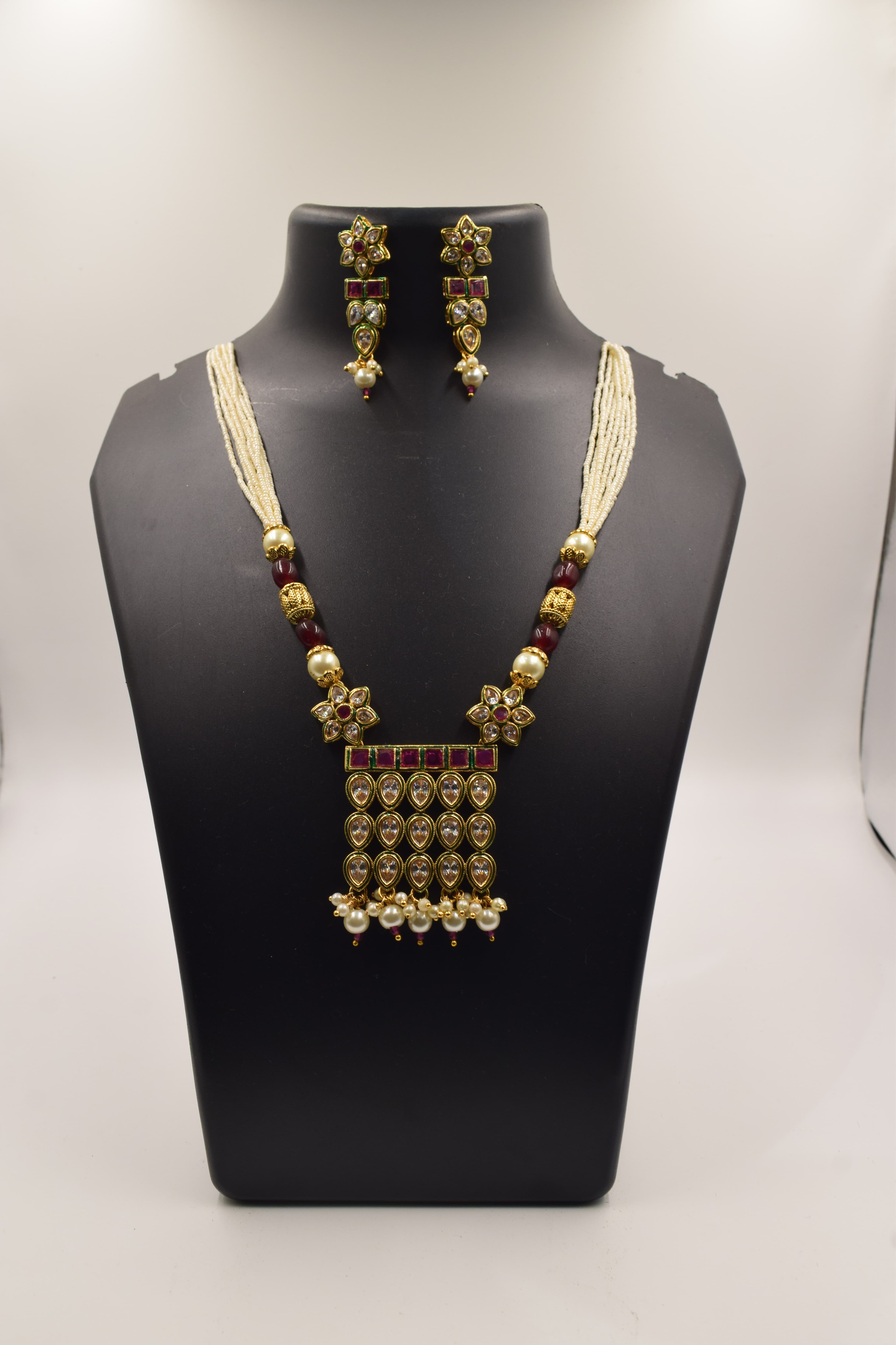 Elegant Pearl Jewellery Set