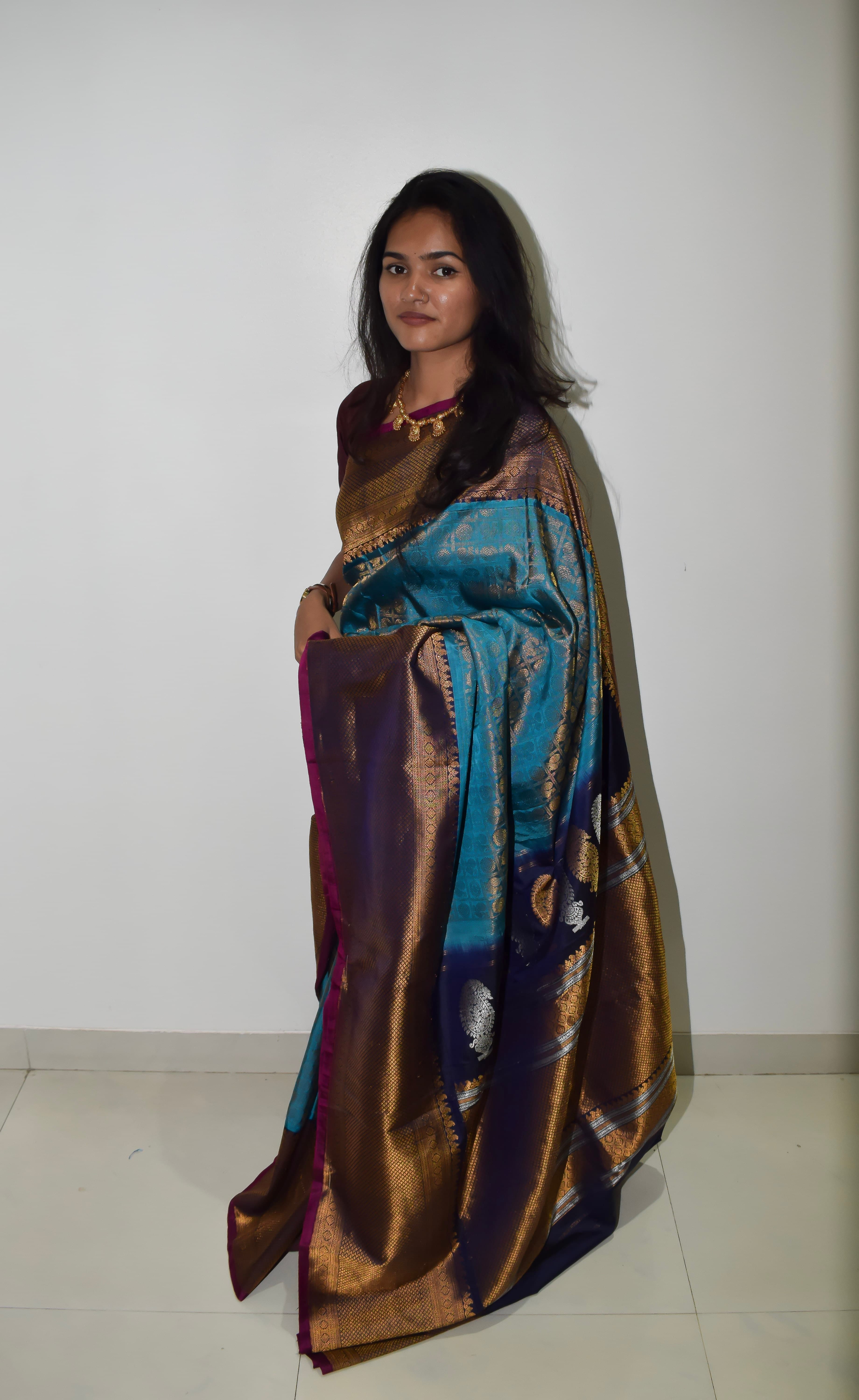 Pure Gadwal Peacock Blue Saree thumbnail 2