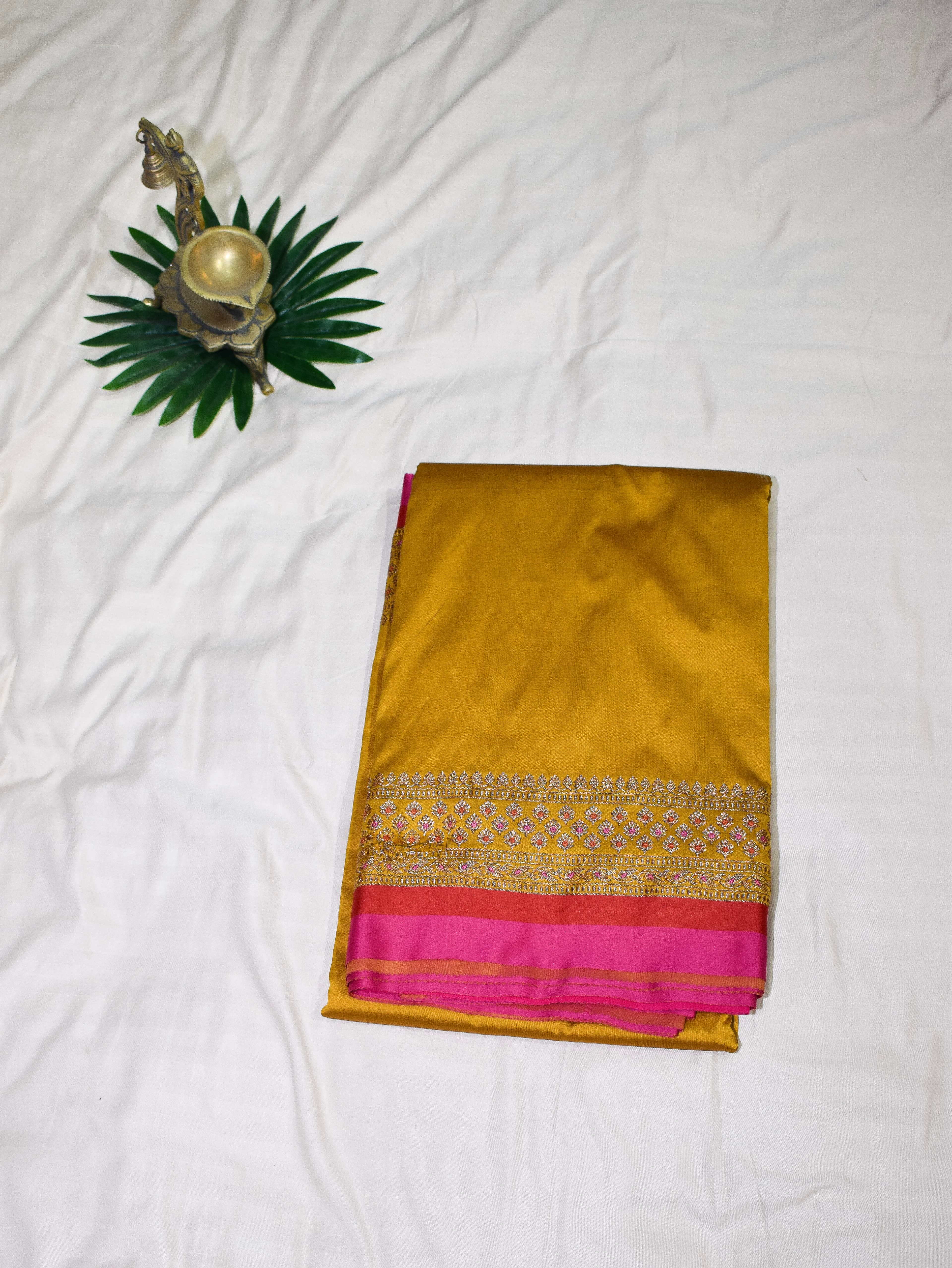 Elegant Banarasi Saree thumbnail 2