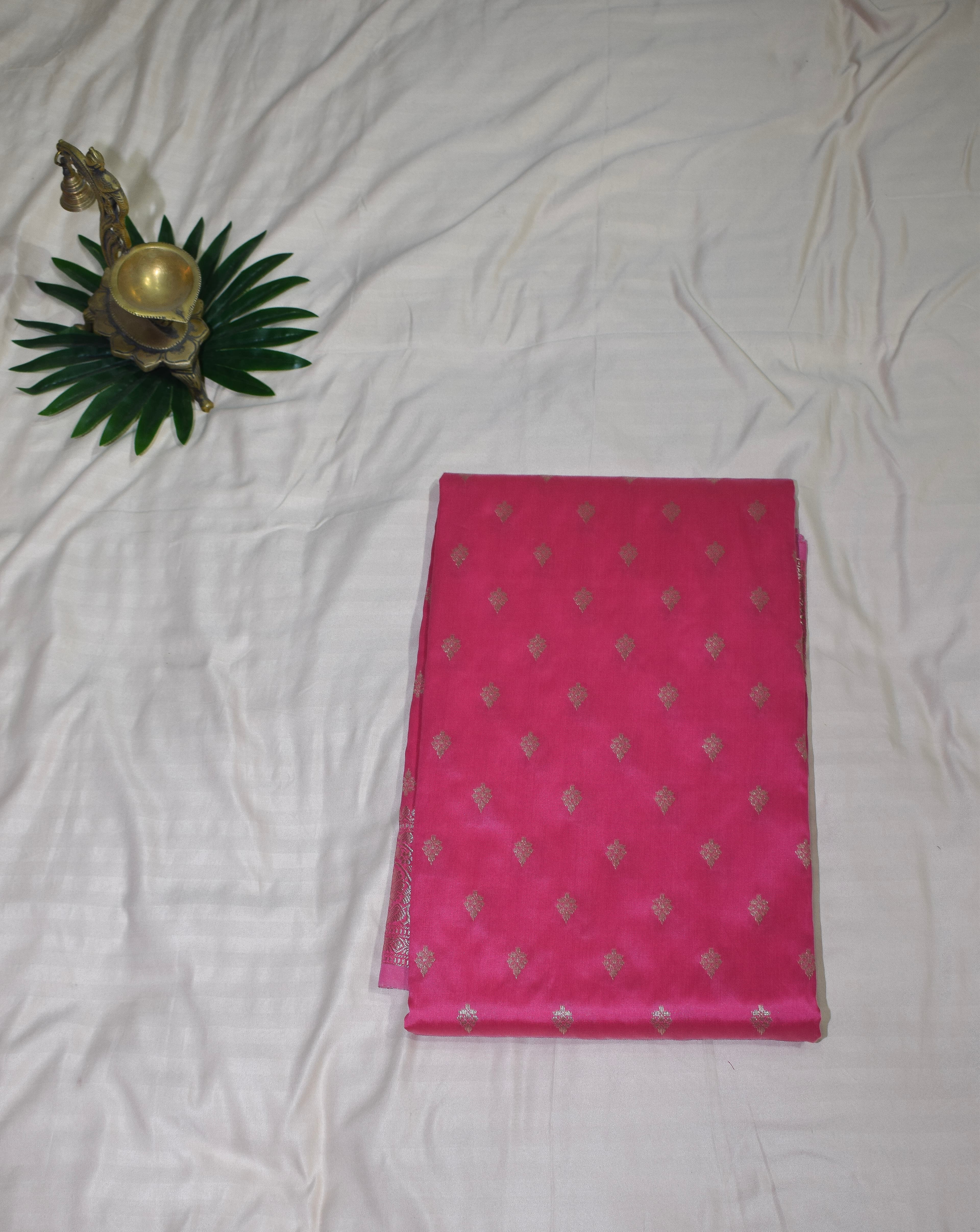Banarasi Saree with Butte thumbnail 3