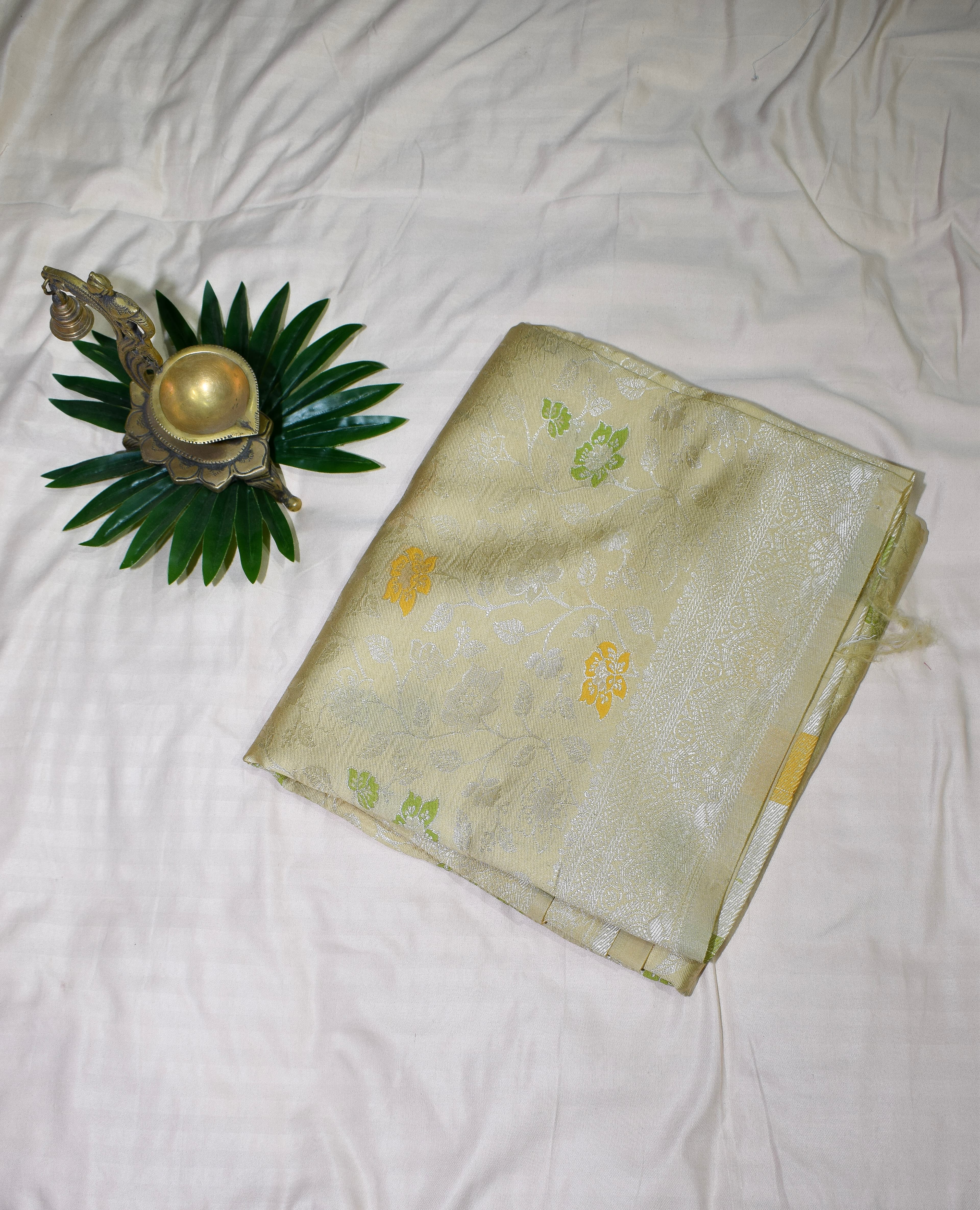Exquisite Organza Saree thumbnail 2