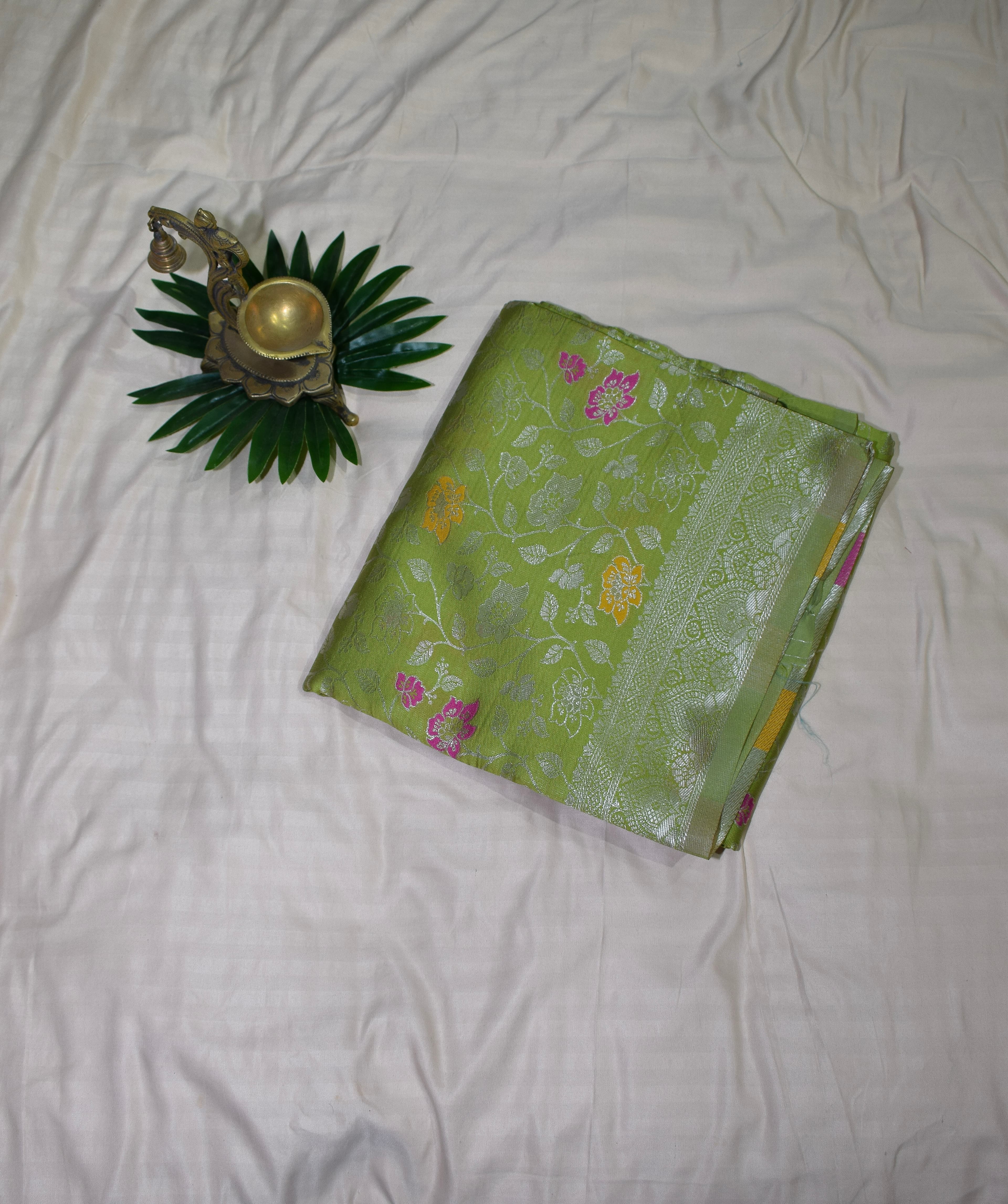Exquisite Organza Saree thumbnail 4